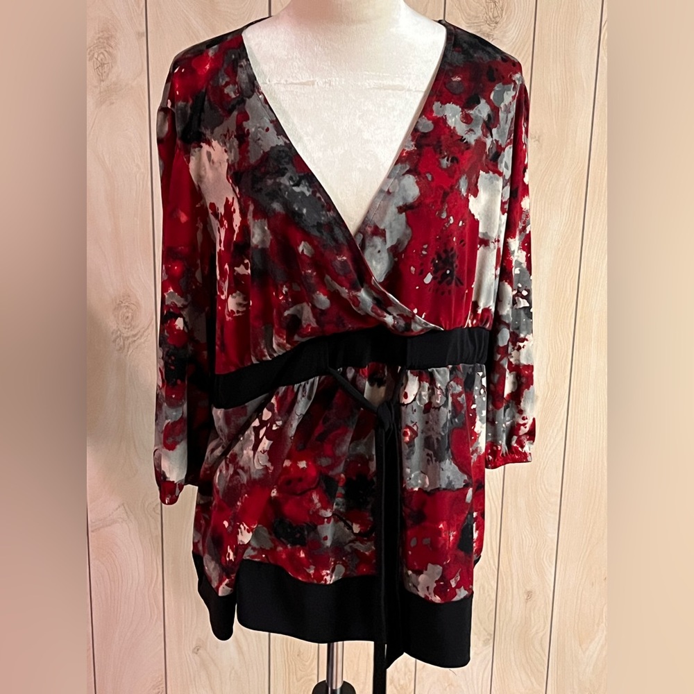 Studio 1940 red, gray, black 3/4 sleeve deep v-neck